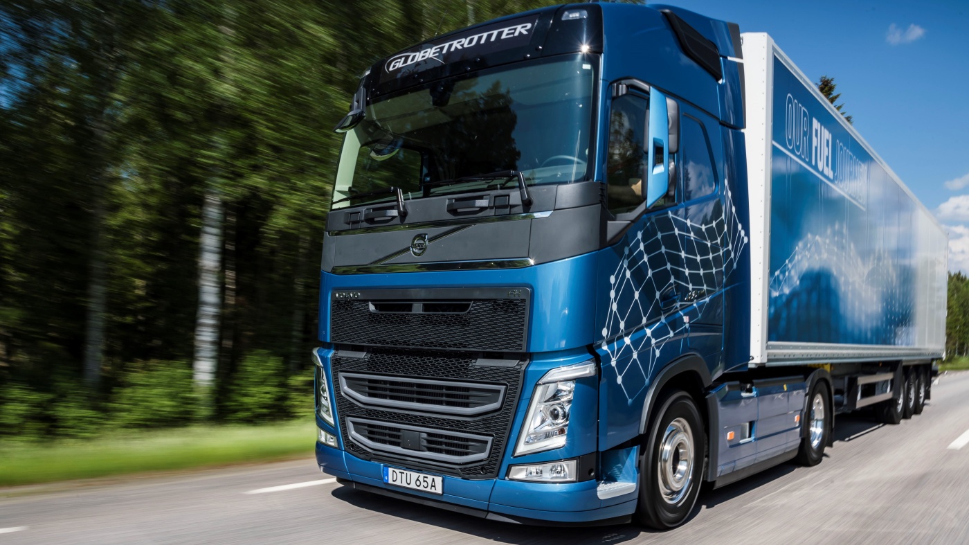 Slideshow Bild - Volvo FH 500 mit I-Save. Gewinner Europäischer Transportpreis für Nachhaltigkeit. Kategorie Lkw. © Volvo Trucks Corporation